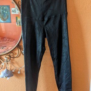 53. Empetua Leggings Tummy Control Shimmer Detail